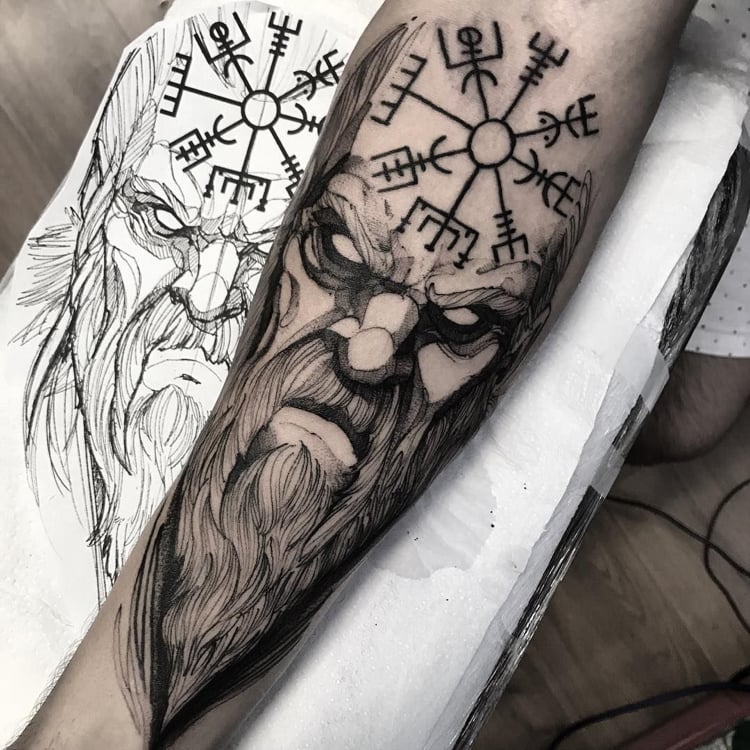 Wikinger Kompass Odin Tattoo