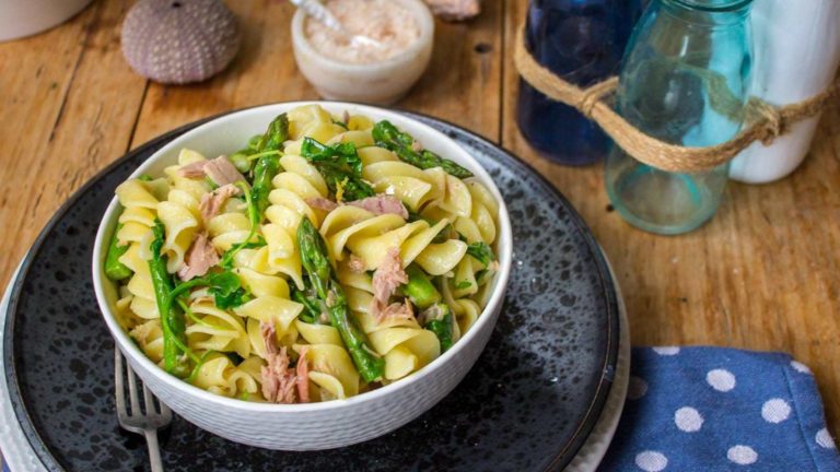 Nudeln mit Thunfisch: 3 super leichte und leckere Rezepte Nudeln mit Thunfisch: 3 super leichte und leckere Rezepte