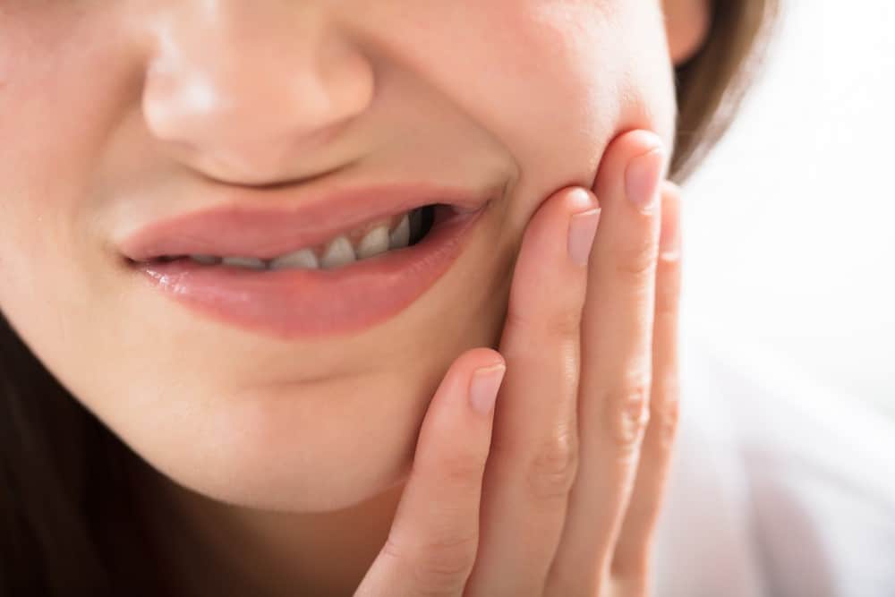 empfindliche Zähne Nebenwirkungen Zitronenwasser