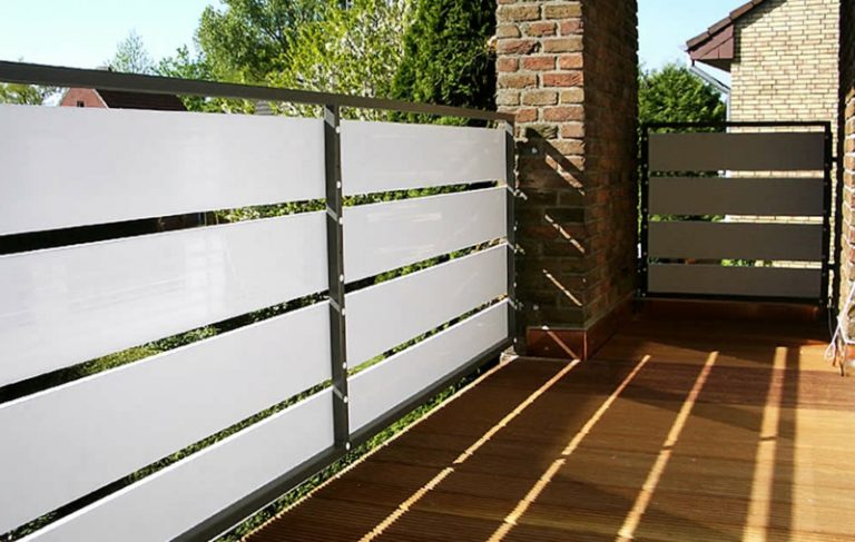 Balkonverkleidung aus Holz, Stoff oder Metall moderne Ideen