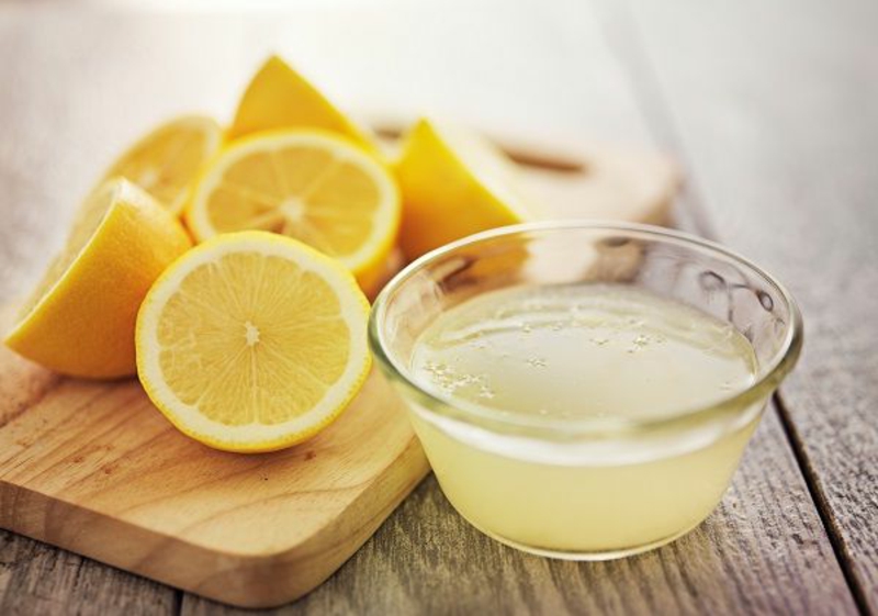 Fruchtsäurepeeling mit Zitrone zubereiten