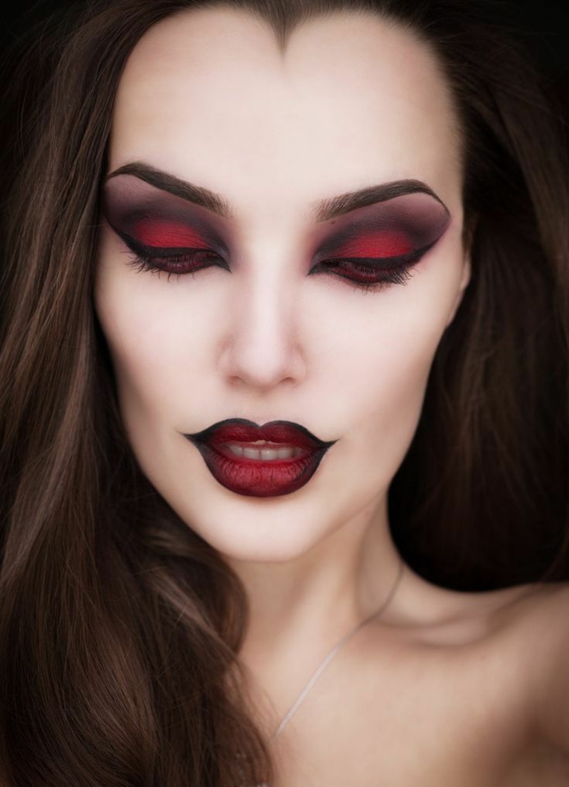 eindrucksvolles Vampir Make-up selber machen