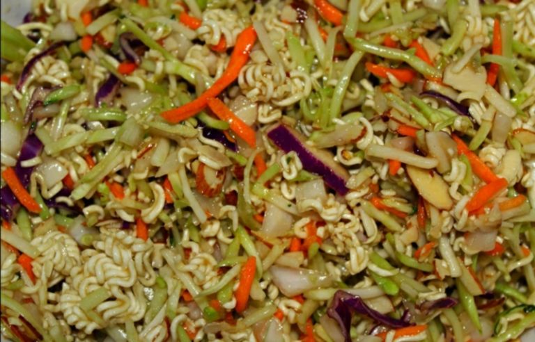 Yum Yum Salat: 3 Rezepte für das leckere asiatische Salat mit Nudeln ...