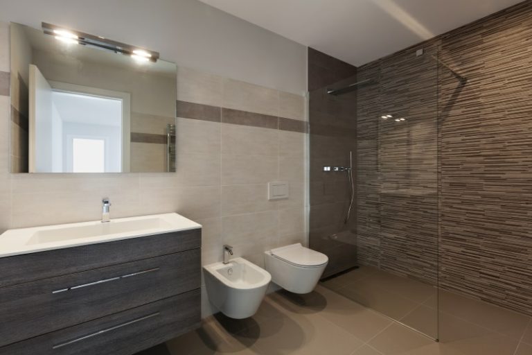 Begehbare Dusche - moderne Designs und praktische Vorteile