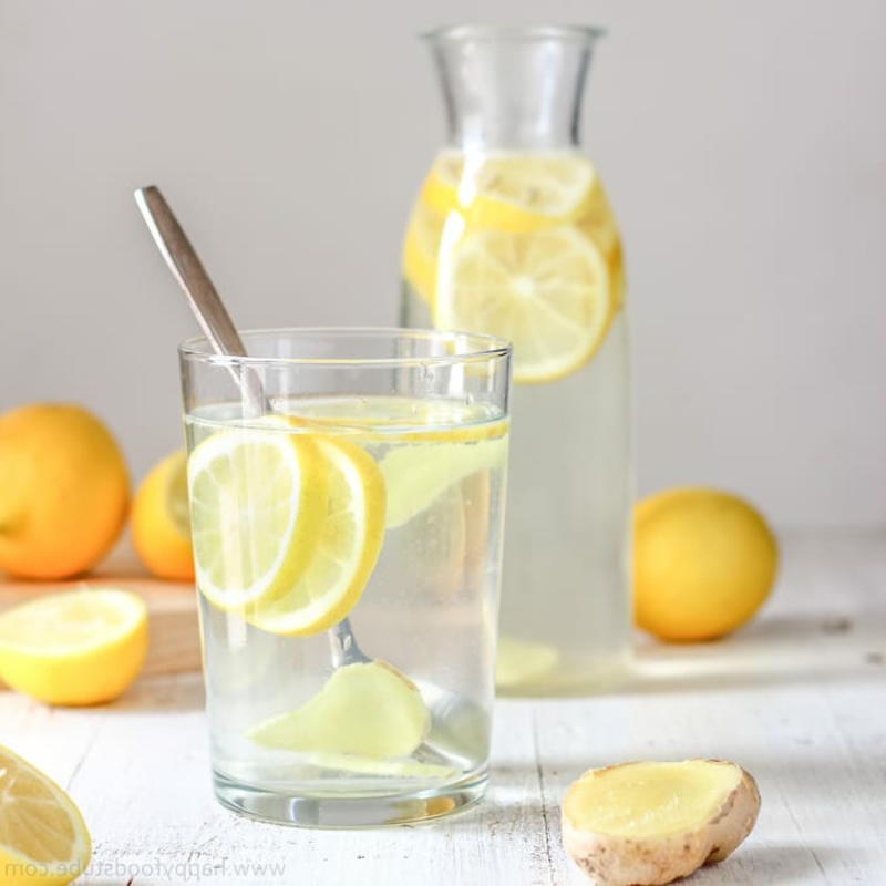 Wasser mit Zitrone Vorteile Dehydration
