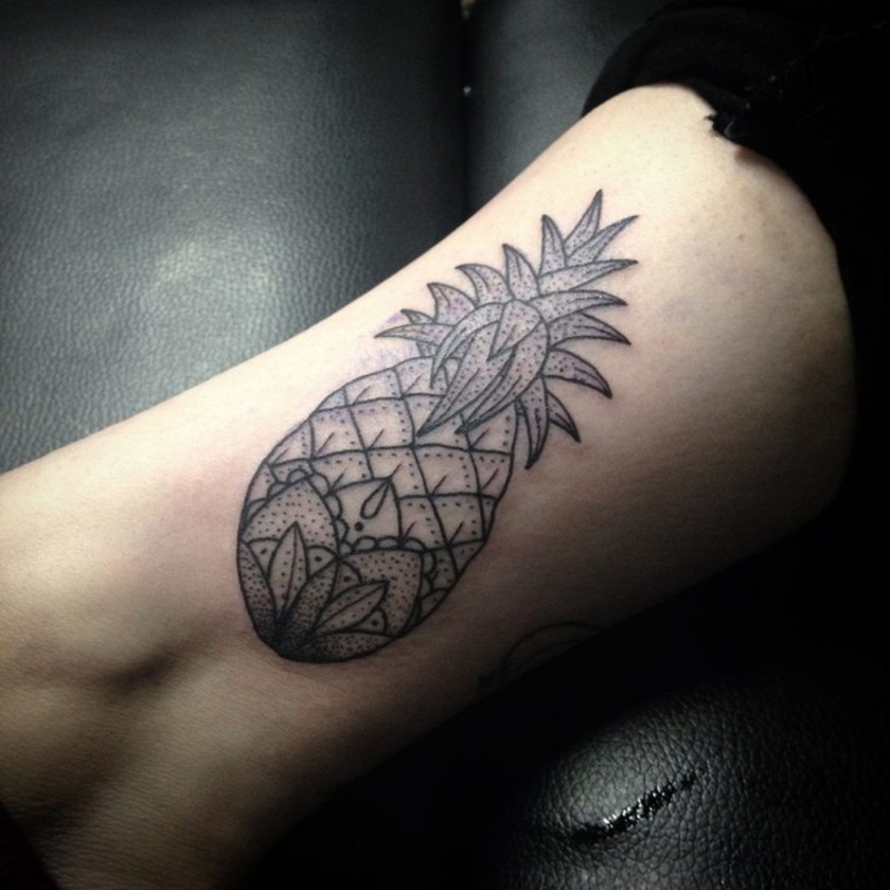 Tattoo Ananas origineller Look