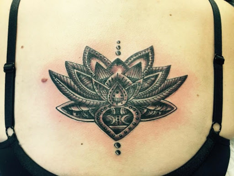 Tattoo Lotus dezent
