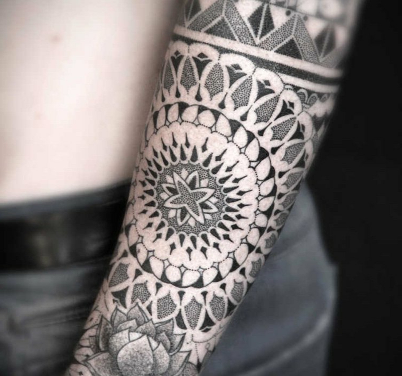Mandala Tattoo Mann Unterarm