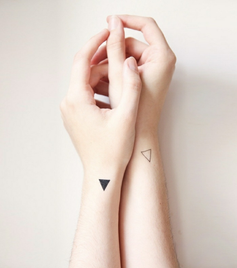 Tattoos für Paare Dreiecke stilvoll