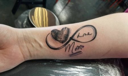 Tattoos für Frauen ab 50 Unendlichkeitszeichen Fingerabdrücke