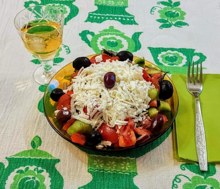 Schopska Salat: eine sommerliche Spezialität aus der bulgarischen Küche