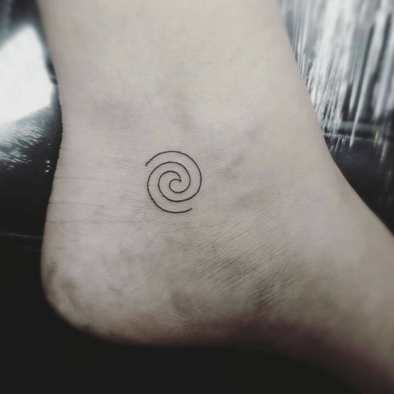 Tattoo Spirale Fuß