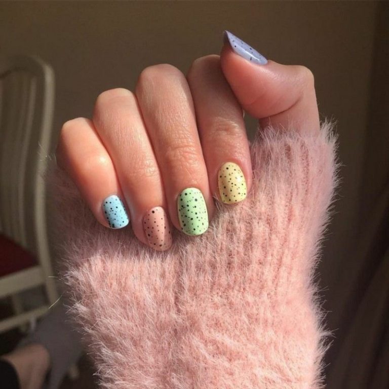 Eggshell Nails 30 stilvolle Designideen für hübsche Maniküren ZENIDEEN