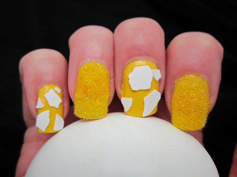 Eggshell Nails gelb weiss