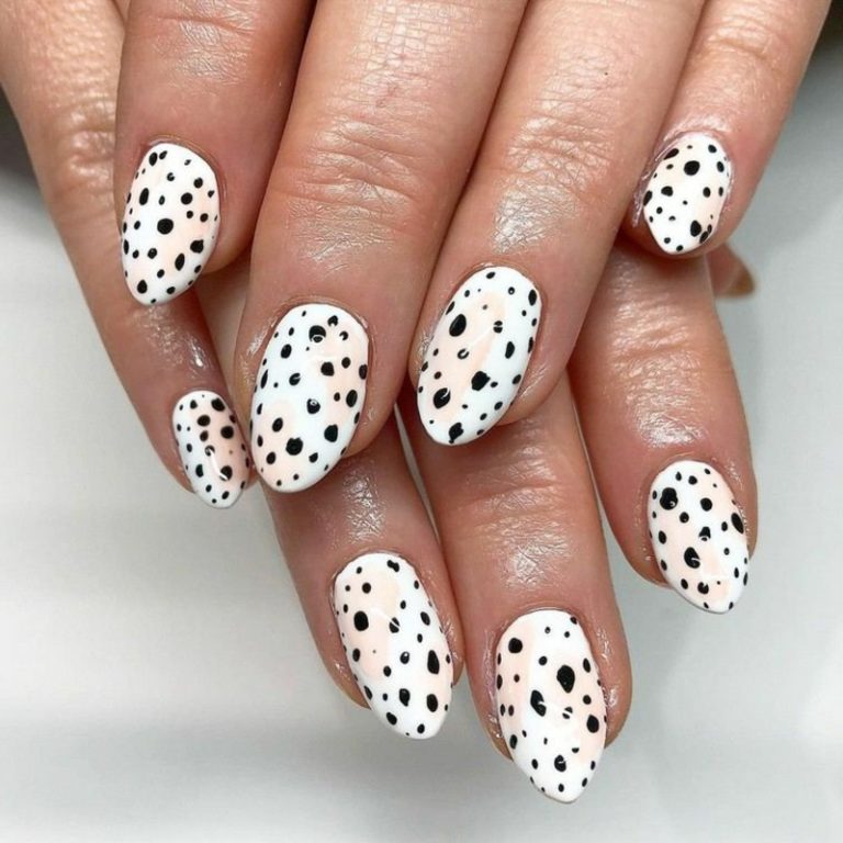 Eggshell Nails 30 stilvolle Designideen für hübsche Maniküren