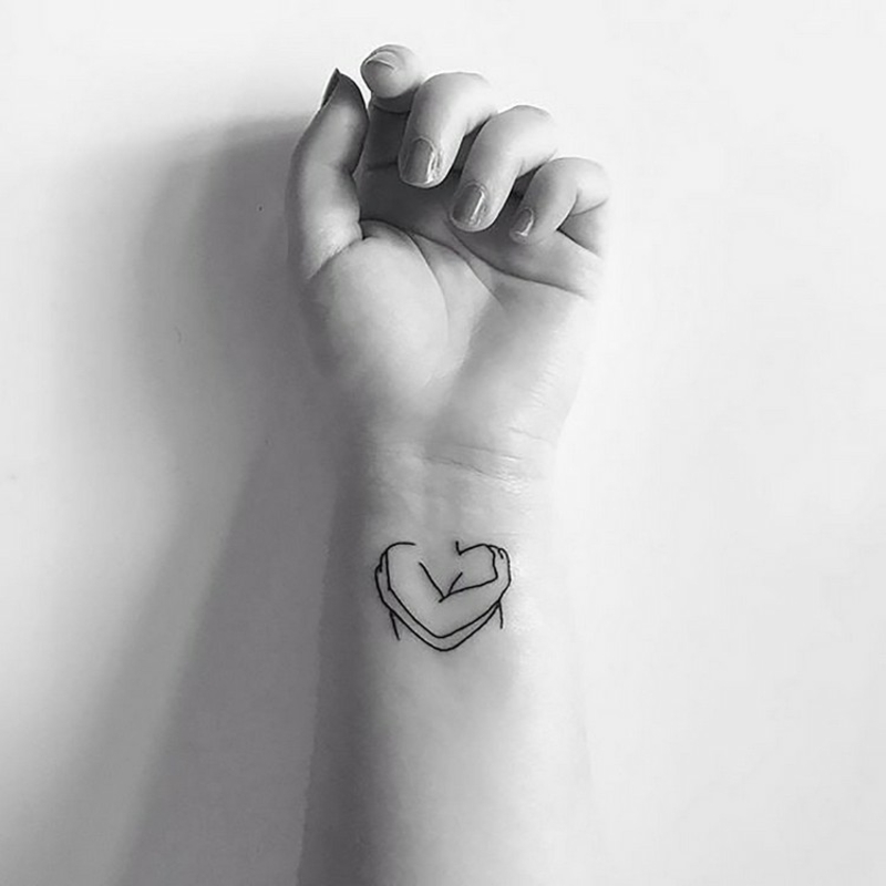 Tattoo dezent Herz Handgelenk