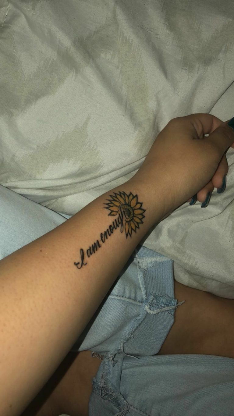 Selbstliebe Tattoo 30+ originelle & tiefsinnige Designideen