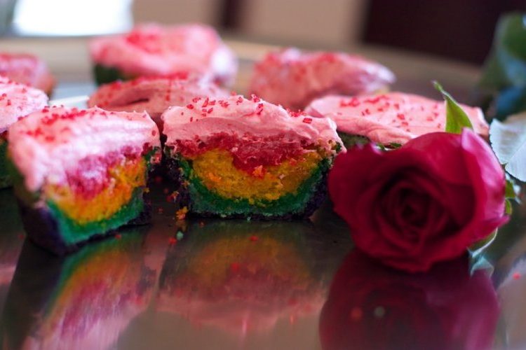 Cupcakes mit Lebensmittelfarbe aufpeppen