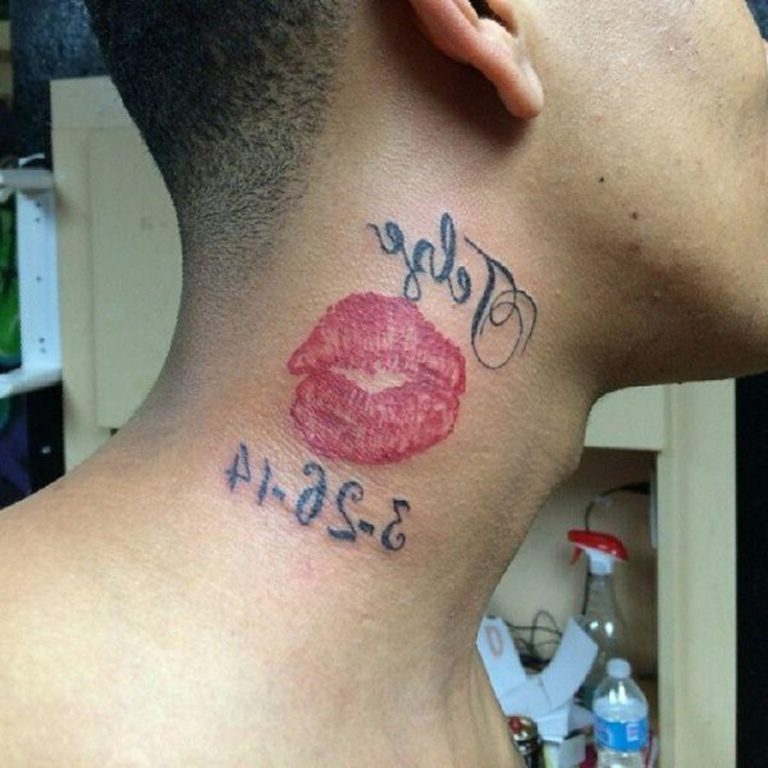 Kussmund Tattoos Bedeutung & inspirierende Designs