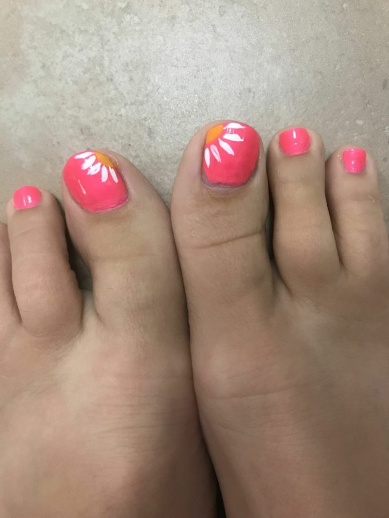 Fußnageldesign für den Sommer + 5 Tipps für schöne Pediküre