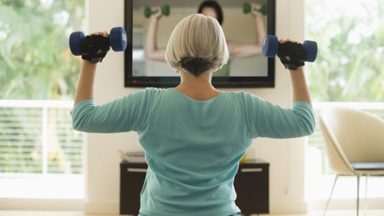 Bauch weg Übungen ab 50 für Damen: ein 10-Minuten-Training