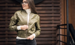 Zeitlos & vielseitig: Die Lederjacke als Fashion-Essential 2025