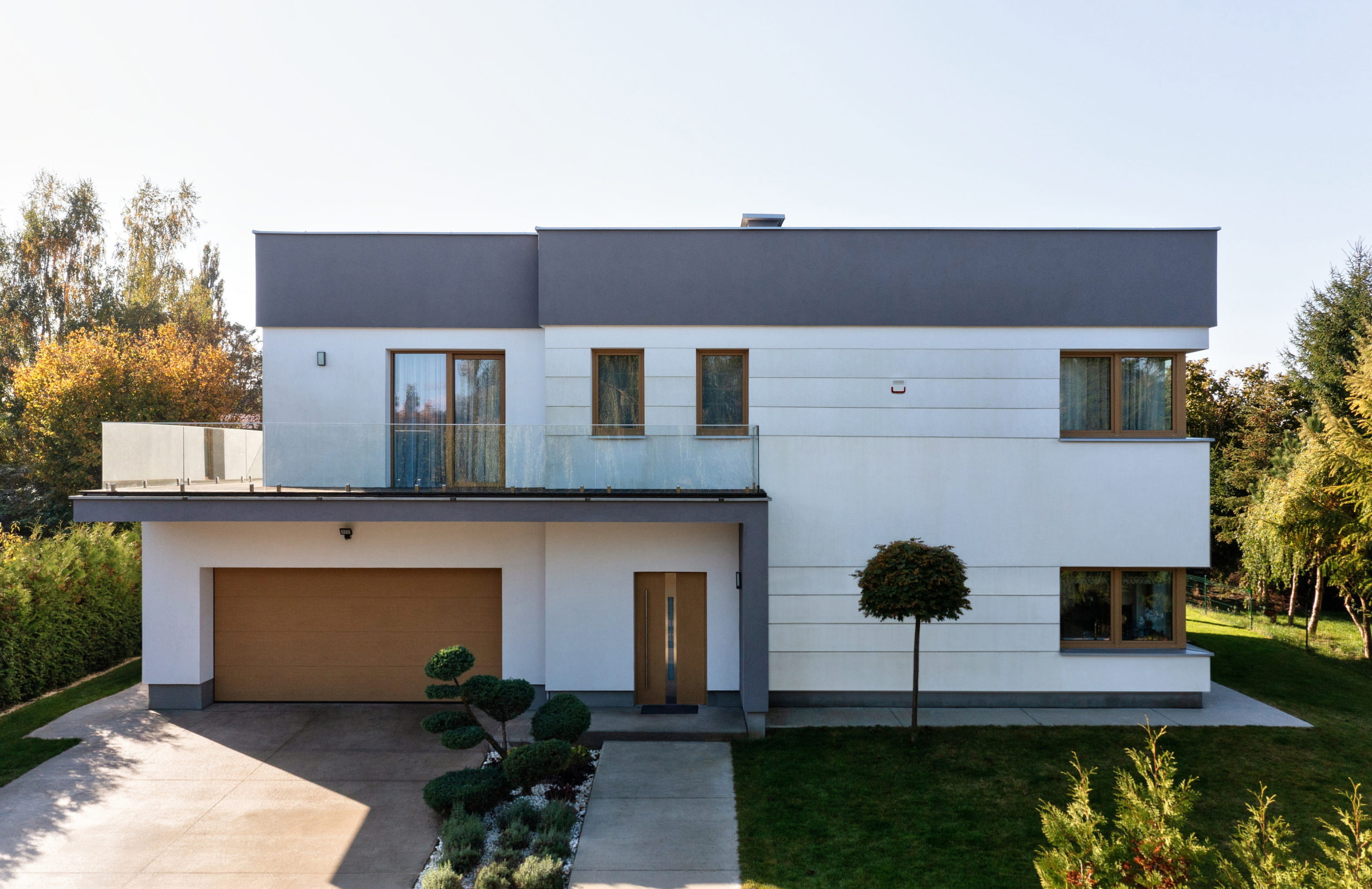 Übergänge zwischen Haus, Garage und Außenraum