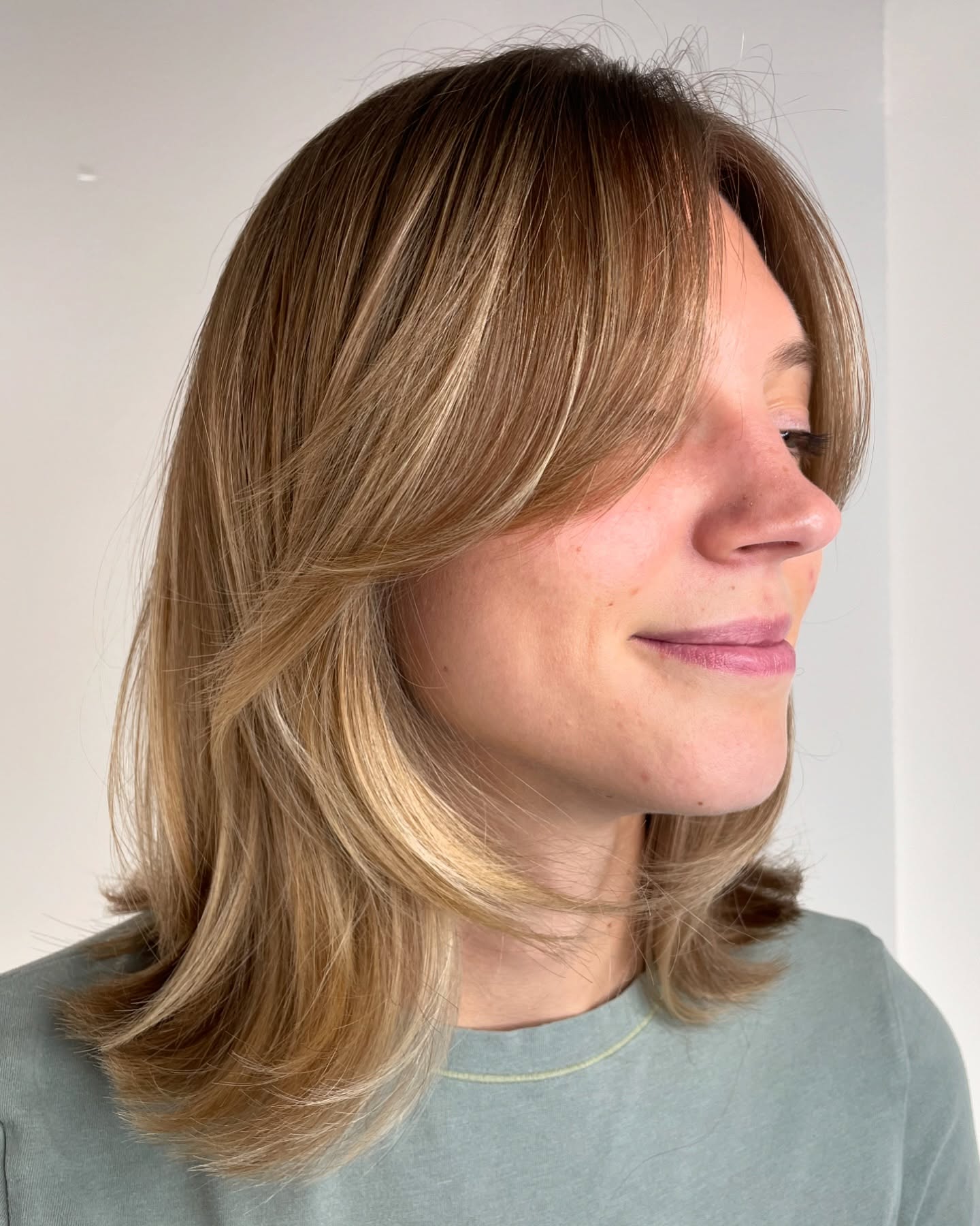 kitty cut blonde haare