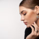 Schmuck und Outfit richtig kombinieren