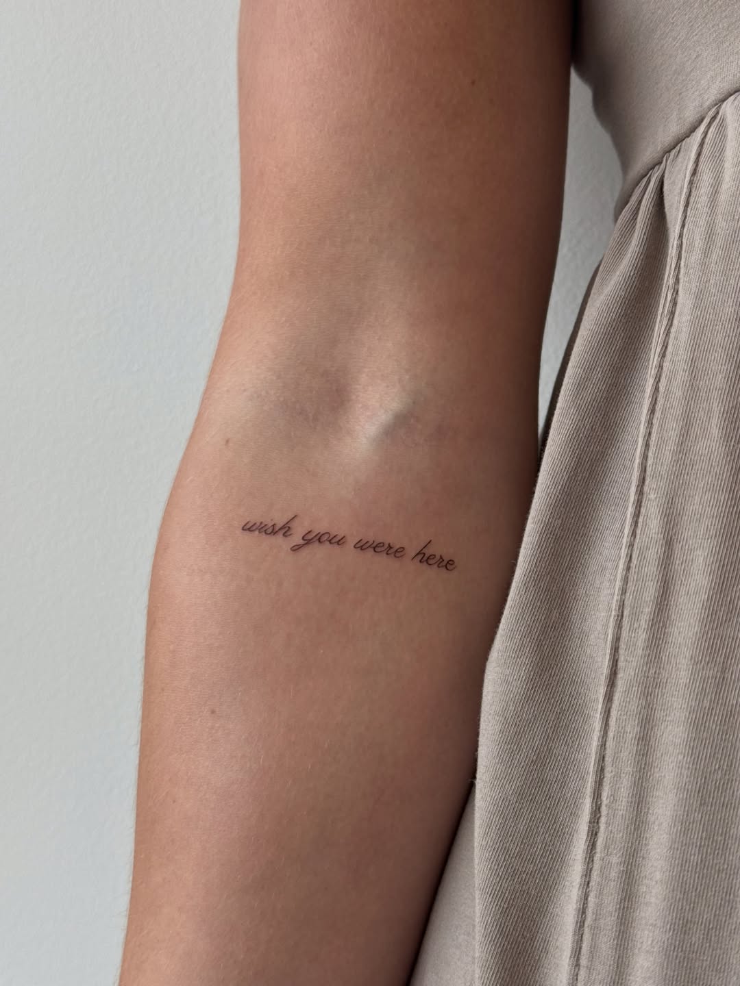 Fineline Tattoo Arm Frau dezent Fineline Tattoo Arm Frau dezent