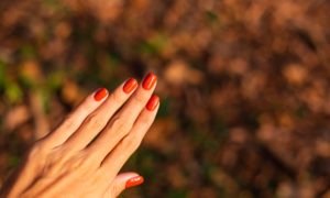 Rote Nägel Ideen: 6 Designs, die modern statt überladen wirken