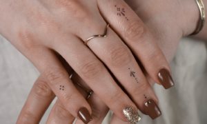 Tattoo Finger Frau: Diese 7 filigranen Ideen wirken besonders elegant